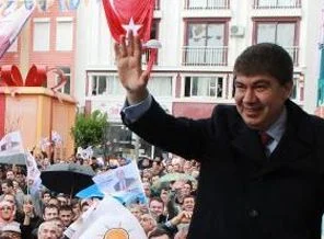 Menderes Türel'den örnek davranış