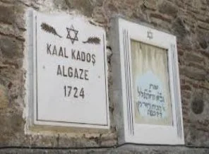 Musevi cemaati tapuları aldı