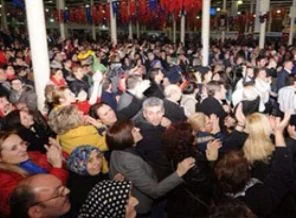 Mustafa Sarıgül Başbakan Erdoğan'ı eleştirince yuhalandı