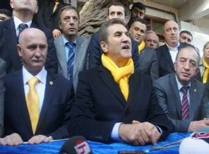 Mustafa Sarıgül'e koli şoku!