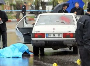 Otomobilde infaz : 5 ölü