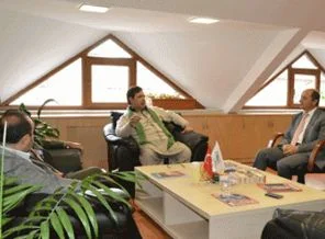 Pakistan eyalet Başbakanı'ndan İHH'ya ziyaret