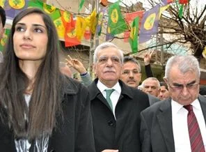 PKK'yla savaşan aşiret BDP'ye katıldı