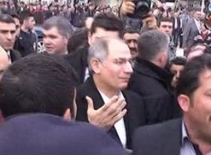 Saadet Partililer Bakan Ala'yı yuhaladılar!
