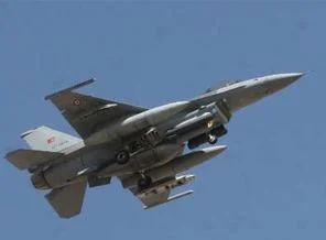 Suriye füze sistemleri F-16'ları taciz etti