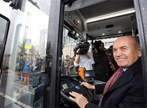 Topbaş'tan metrobüs çilesine müjde