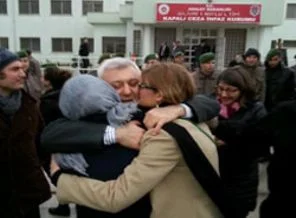 Tuncay Özkan cezaevinden çıkış yaptı