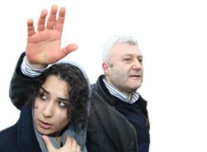 Tuncay Özkan siyasete göz kırptı
