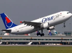 Uçağın motoru alev aldı