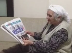 Zaman gazetesini yere fırlatan teyze