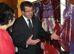 Zeybekci: Kadın kolları kaldırılmalı