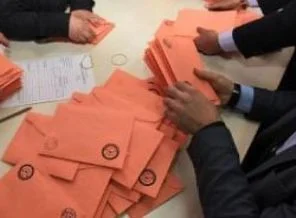 Ağrı'da oylar ilk kez sayılıyormuş!