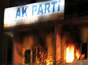 AK Parti binasına molotoflu saldırı