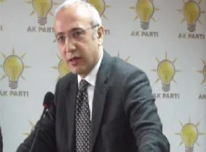 AP üyesinden yeni Bakan Lütfi Elvan'a 'aptal!' dedi