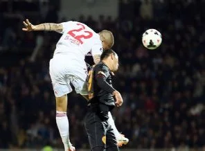 Aslan deplasmanda yenildi