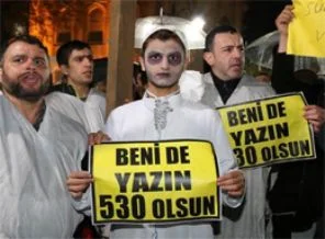 Ayosafya Meydanı'na kefenle geldiler