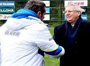 Aziz Yıldırım futbolcularla vedalaştı!