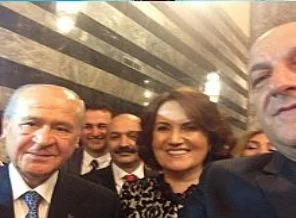 Bahçeli'den ilk selfie denemesi