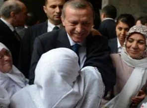 Başbakan Erdoğan'dan kadınlara jest!