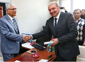 Başkan Mevlüt Uysal Mazbatasını aldı