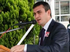 Başkan seçilince 1216 kilometre uzağa taşındı