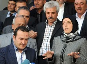 Başörtülü Başkan görevine dualarla başladı