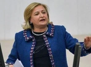 Başörtüsünü gericilik görmek ziyniyet bunamasıdır