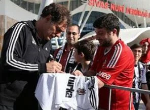 Beşiktaş'ı Fenerbahçeliler karşıladı