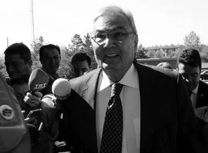 CHP'de gergin geçecek toplantı başladı