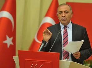 CHP'yi cemaatle eleştirenlere cevap verdi