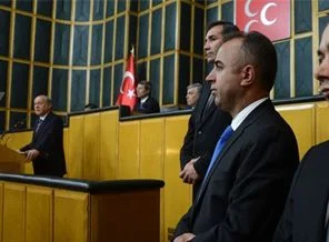 Devlet Bahçeli'ye yumruk koruması
