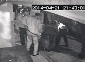 Esnaf kardeşlere polis şiddeti iddiası!