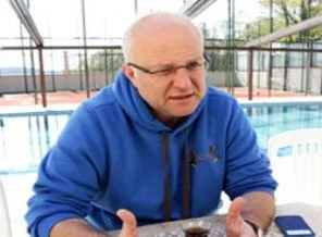 Evde AK Parti-Cemaat kavgası