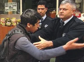 Gazetecilere palalı saldırı