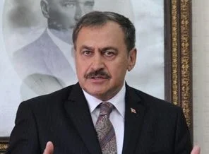 Gazetecilerin sorusu Bakan'ı isyan ettirdi