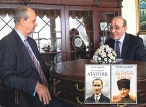 İlker Başbuğ: Mevzide ateist yoktur