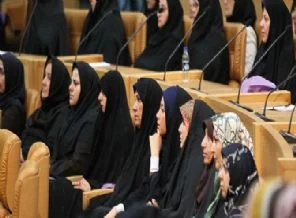 İran'da Ruhani ve Hameney'in 'kadın' kavgası
