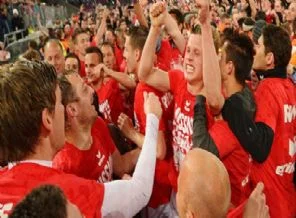 Köln devamlı düştüğü lige geri döndü