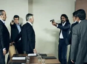Kurtlar Vadisi'nde ilginç paralel yapı sahnesi