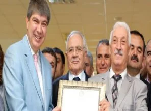 Menderes Türel'den CHP'ye insanlık dersi