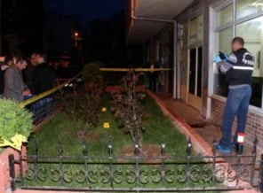 Önce sevgilisini sonra kendisini öldürdü