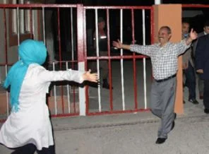 Polisler gözyaşları ile karşılandı