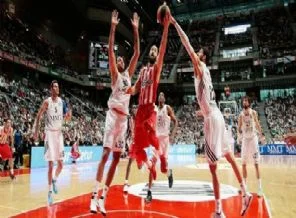 Real Madrid Olympiakos'u yine yıktı!