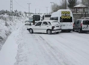 Seçim Haziran'a ertelendi