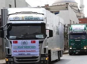 Suriye'ye 350 TIR'lık dev yardım
