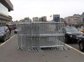 Taksim'de 1 Mayıs hazırlıkları başladı