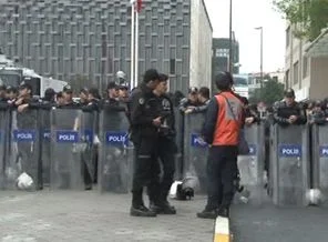 Taksim'de 'DİSK' önlemi