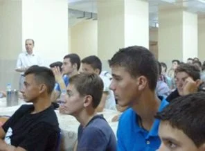 TİKA'dan Makedon öğrencilere burs