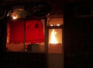 Tunceli'de birahanelere molotoflarla saldırdılar