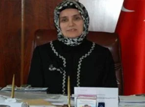 Türkiye'nin ilk başörtülü rektöründen açıklama